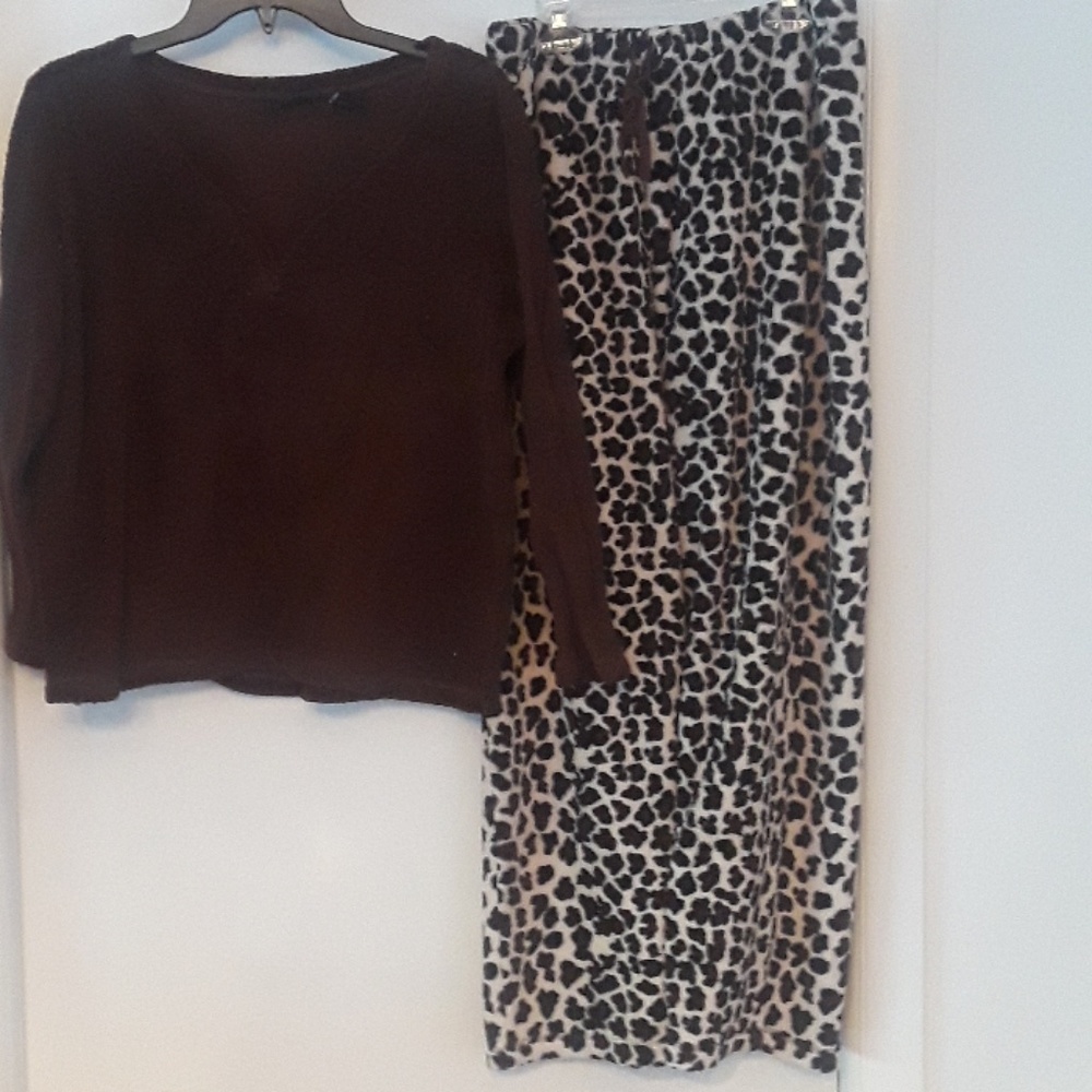 Sleepwear set animal print